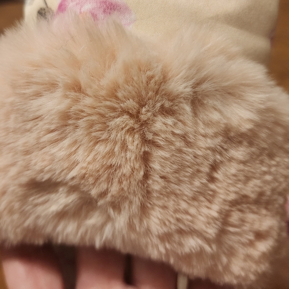 Victoria's Secret house slippers Size Large Pink Floral with fluffy pouf - Picture 10 of 16